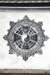 小马漫漫被曝光事件：揭秘网络迷影：从“小马漫漫”争议看网红真相-1