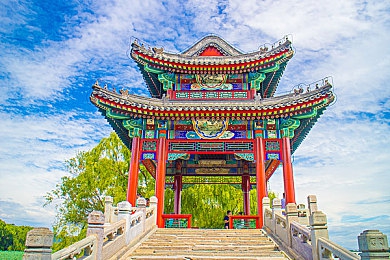 日韩精品区：时尚潮流新地标，消费升级新引擎，购物天堂焕新颜