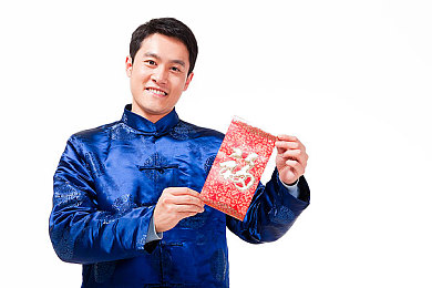 床上打扑克：家庭欢聚新风尚，扑克游戏成社交新宠：揭秘“床上欢乐时光”的魅力-1