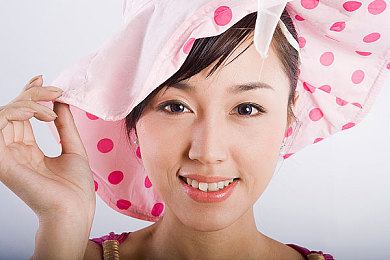 美女脱光应用：虚拟世界“脱光”风潮引发伦理隐私两难，社会关注多元娱乐的边界-2