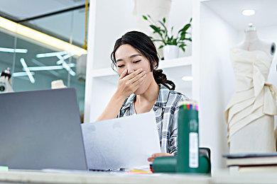 下载黄色应用：网络清朗行动：共筑文明防线，抵制非法诱惑-4