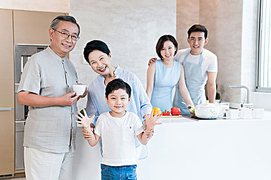 天天色视频：色彩迷宫探秘：解锁奇幻视界之旅-1