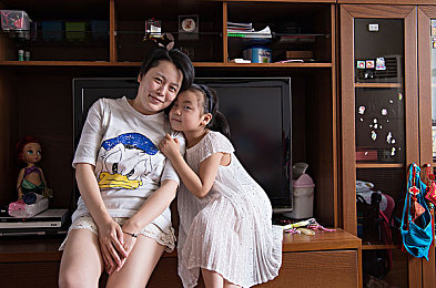 黄色软件免费安装下戴3.0.3：免费安装引下载狂潮，安全担忧与法规合规引热议：揭秘“下戴3.0.3”软件之谜-2