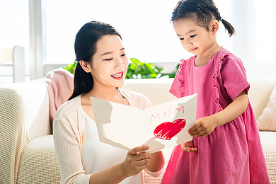 一女战四黑人：孤勇闯荒野，挑战极限四敌手