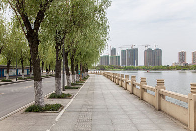 芭乐丝瓜小猪榴莲鸭脖：创新融合，美食新潮流：芭乐榴莲跨界奇遇，开启味蕾探险之旅