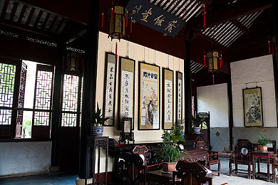 裸体体罚女体罚室：封建阴影下的残酷真相：揭秘历史禁忌“裸体体罚”的阴影与反思-2