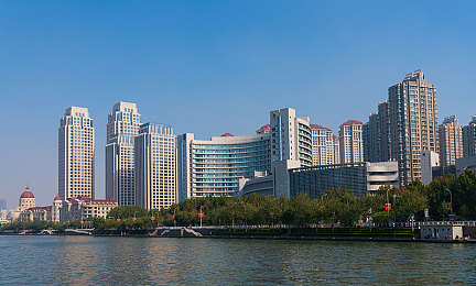 一区二区国产精华液：国产精华液新宠揭秘：纯天然、高效吸收，肌肤焕发光彩的秘密-3