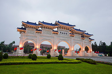 秘密入口永久地址发布页：揭秘：百万用户追捧，网络神秘入口引发版权与安全新关注，如何共建健康网络？