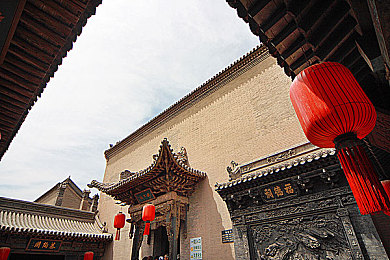 女按摩师全身赤裸按摩：揭秘赤裸按摩独特魅力：肌肤接触带来全新健康体验-2