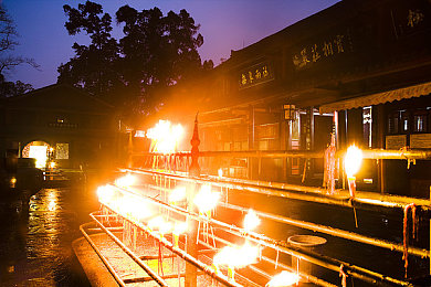 男按摩师按进去了H：神秘按摩师冒险之旅：奇幻东方世界等你探索，深度体验独特游戏魅力