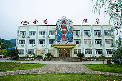 花季传媒每天一次：新媒体晴雨表，花季传播映千家