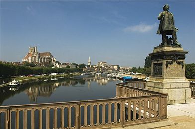 tttzzz传送门2023：科技革新引领潮流，全新游戏体验《tttzzz》预约火爆，引领游戏新风尚-4