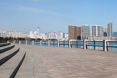日本电影与亲生子伦色情：日本电影争议：伦色情内容引发伦理热议，产业反思在即-1
