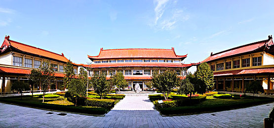 黄色视频：光影幻境，探险之旅：探寻古代遗迹的视觉奇观-3