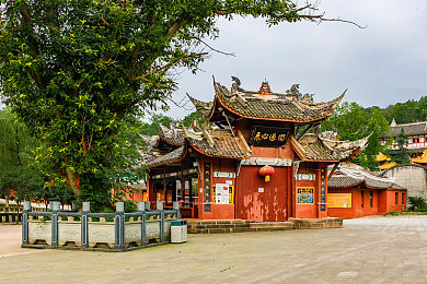 六月丁香婷婷社区：网络乐园绽放：揭秘多元互动，打造个性空间，探索丁香婷韵魅力-2