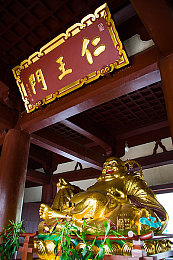 黄色榴莲视频：网络风暴：“榴莲风波”揭监管自律双刃剑，共建清朗网络家园-2