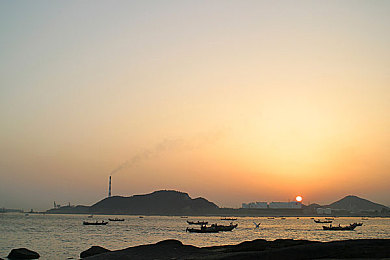 JUL532外勤突然下大雨：暴雨洗礼显担当，JUL532风雨共前行