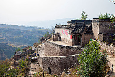 八重神子失去尊严图片：游戏文化争议：角色尊严与道德边界，探讨八重神子事件影响-2