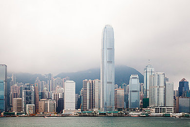 海角绿意盎然披风少年：守护绿洲：披风少年的环保之旅-3