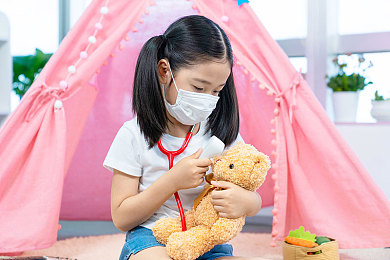 偷拍少妇买菜走光：“趣购瞬间：街头笑料连连，生活趣味无限”-1