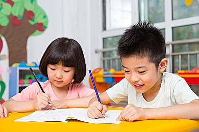 朱利安妮大战黑人：跨越种族界限，勇闯歧视战场：朱利安妮的平等征途-5