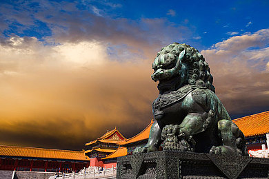红酒瓶塞住不准掉下来：“红酒品鉴攻略：揭秘瓶塞锁紧秘诀，让美酒香醇不脱落，享受完美品鉴体验”-4